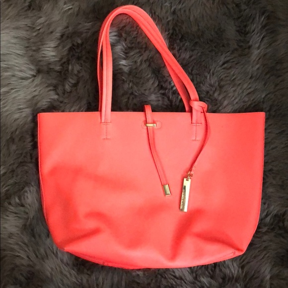 Vince Camuto Handbags - Vince Camuto tote